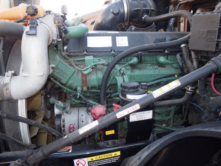 2022-volvo-vnl-760-image-23