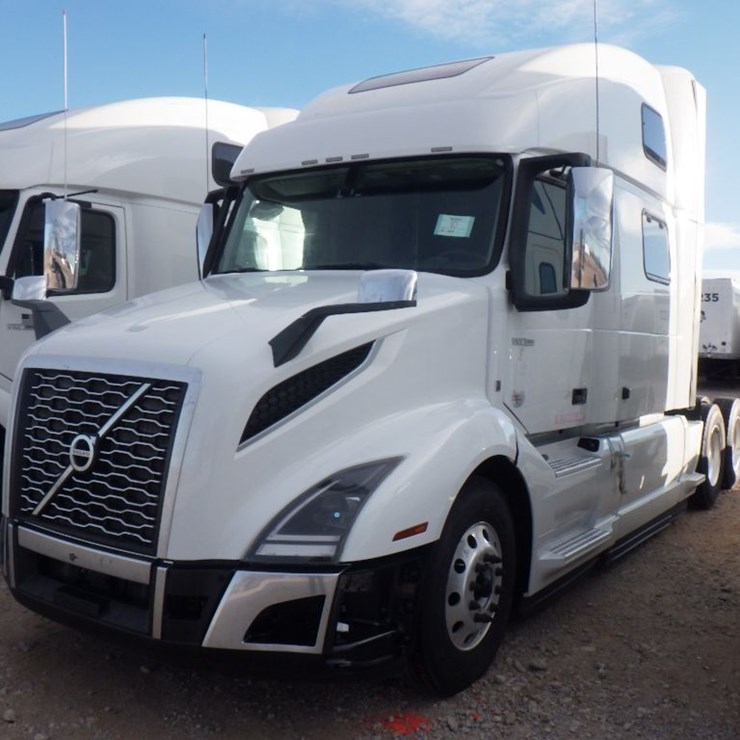 2022 VOLVO VNL 860
