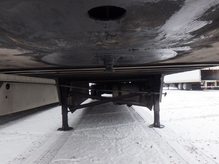 2011-utility-3000r-image-4