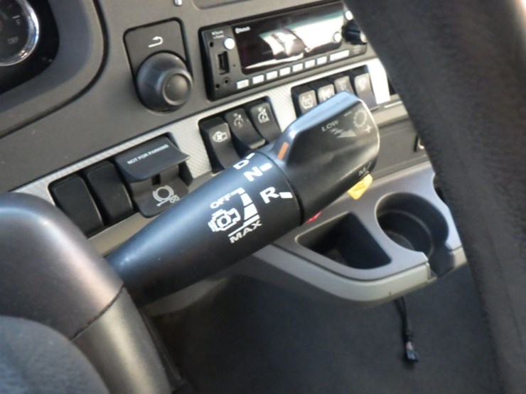 2022-kenworth-t680-image-13