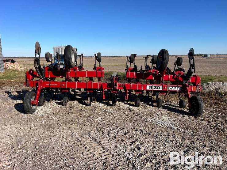 case-ih-1830-image-2