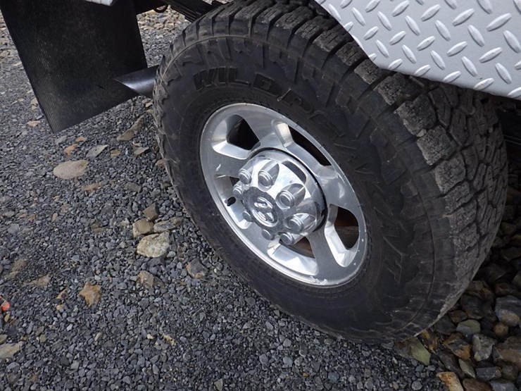 2010-dodge-2500-image-15