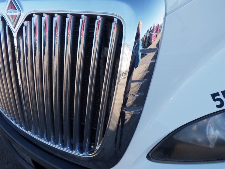 2017-international-prostar-image-3