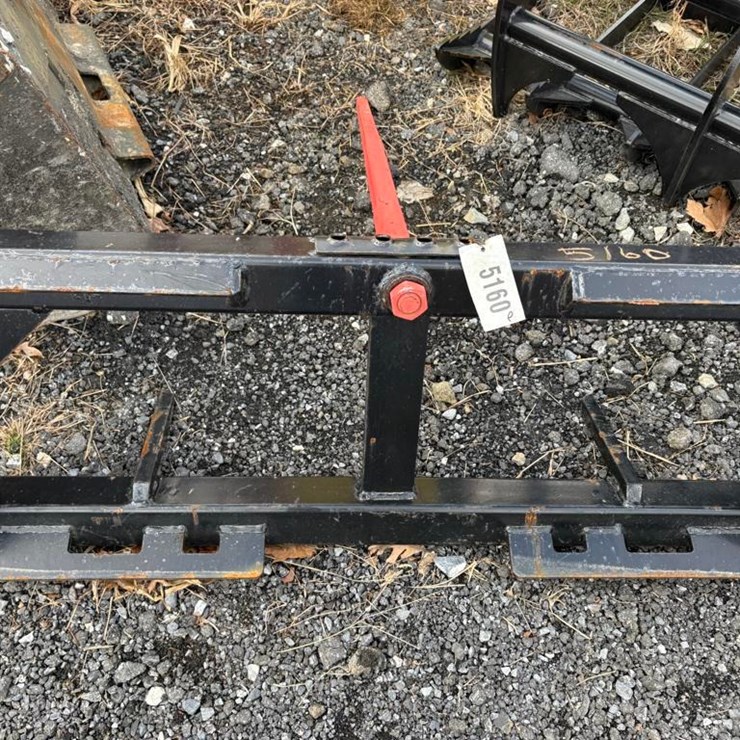 Kivel Single Prong Bale Spear