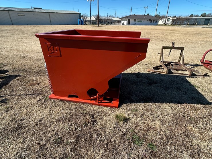 #37635-•-unused-2.0cy-skid-steer-hopper-w/fork-pockets-image-3