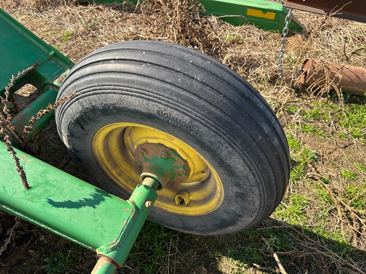 john-deere-520-image-15