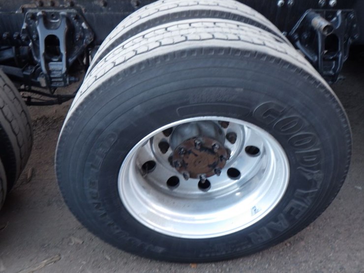 2022-kenworth-t680-image-9