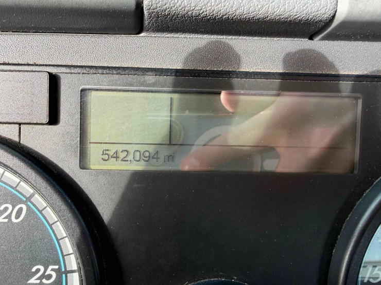 2019-freightliner-cascadia-single-axle-road-tractor-image-16