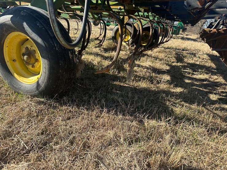 john-deere-42-image-32