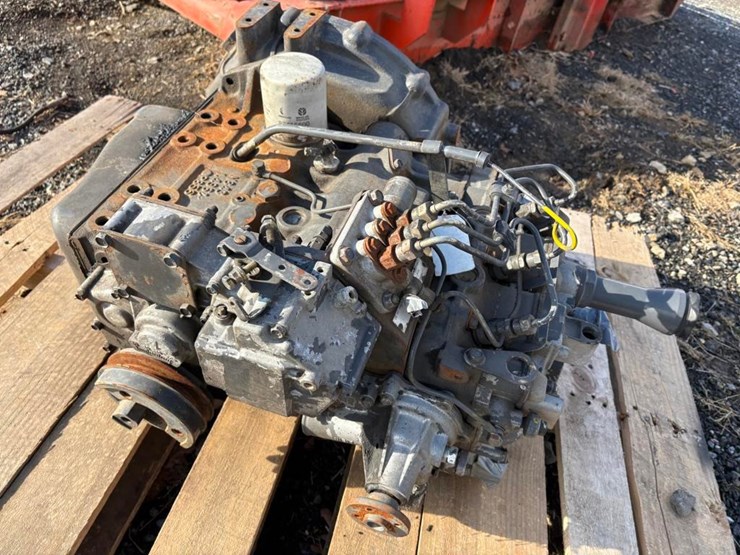 new-holland-l220-image-2