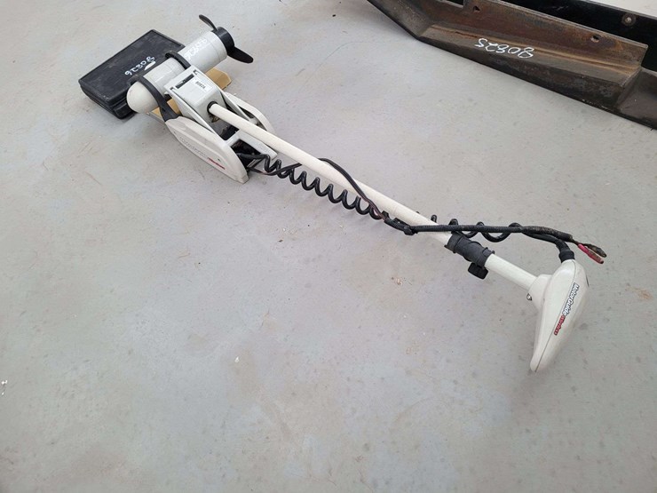 motorguide-salt-water-wireless-trolling-motor-image-7