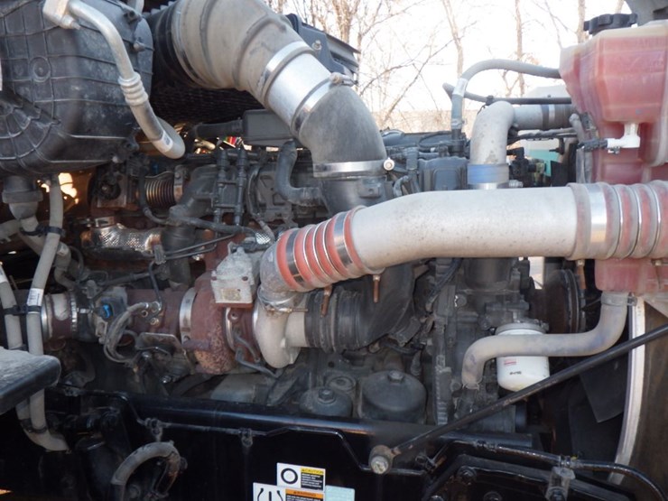 2022-kenworth-t680-image-31