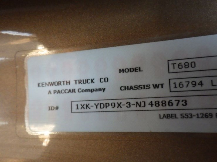2022-kenworth-t680-image-28