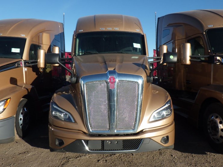 2024-kenworth-t680-image-2