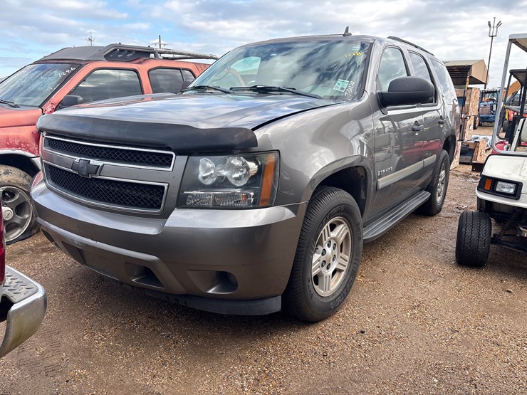 2008-chevrolet-tahoe-image-2