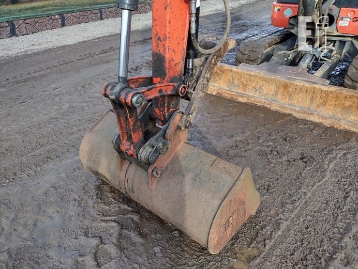 2017-kubota-kx040-4-image-18