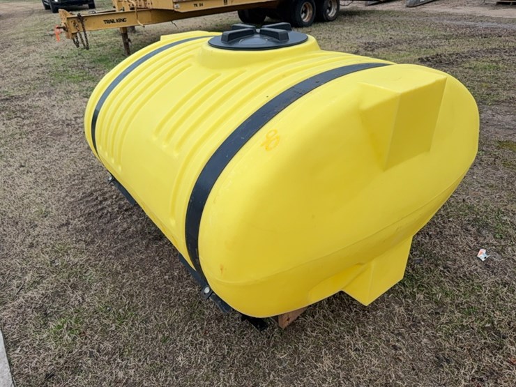 400-gallon-elliptical-tank-with-metal-straps-￼-image-11