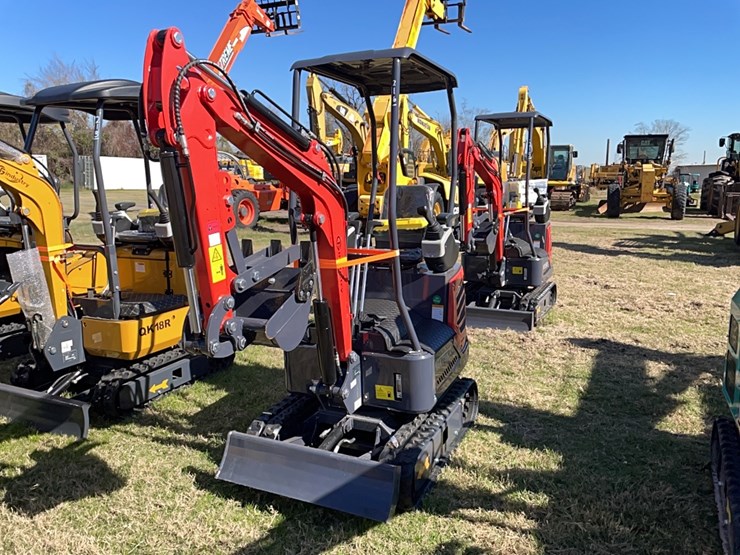 new-cfg-mx15rx-hydraulic-excavator-image-1