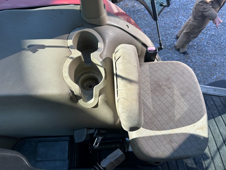 #35799-•-2004-case-mx285-tractor-image-65