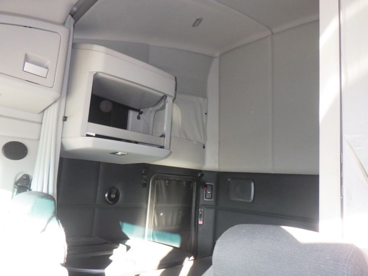 2024-kenworth-t680-image-20