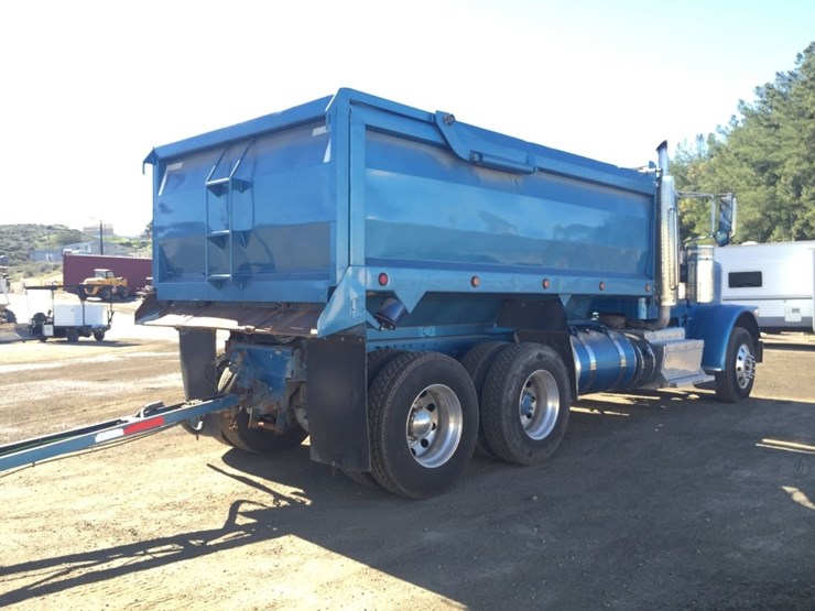 2016-peterbilt-389-image-3