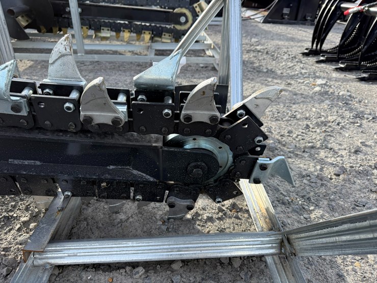 #2069-•-unused-jct-6'-skid-steer-trencherinv#-35995-image-5