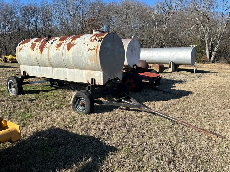 #35822-•-~1,000-gallon-fuel-wagon-image-2