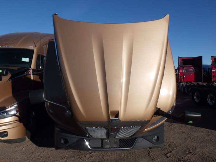 2024-kenworth-t680-image-26