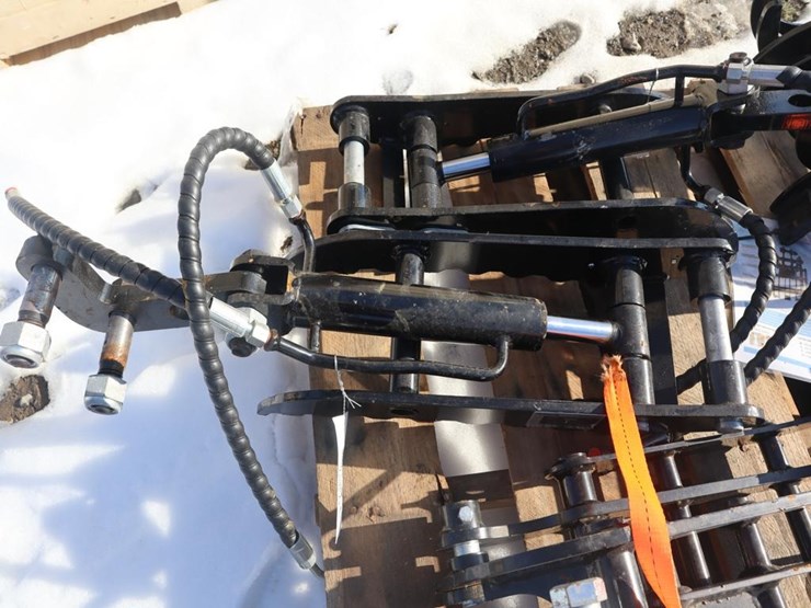 sdlanch-hyd-thumb-grapple-image-2