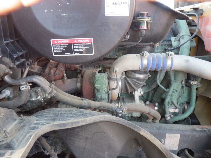 2022-volvo-vnl-760-image-23