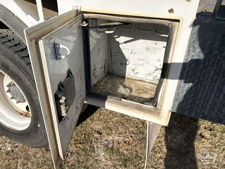 2013-freightliner-m2-106-altec-ta45m-44ft.-insulated-bucket-truck-image-22