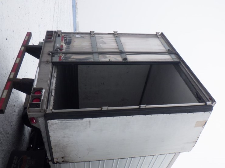 2011-utility-3000r-image-12