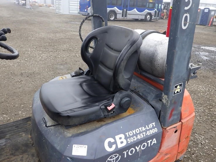 toyota-7fgu18-forklift-image-16