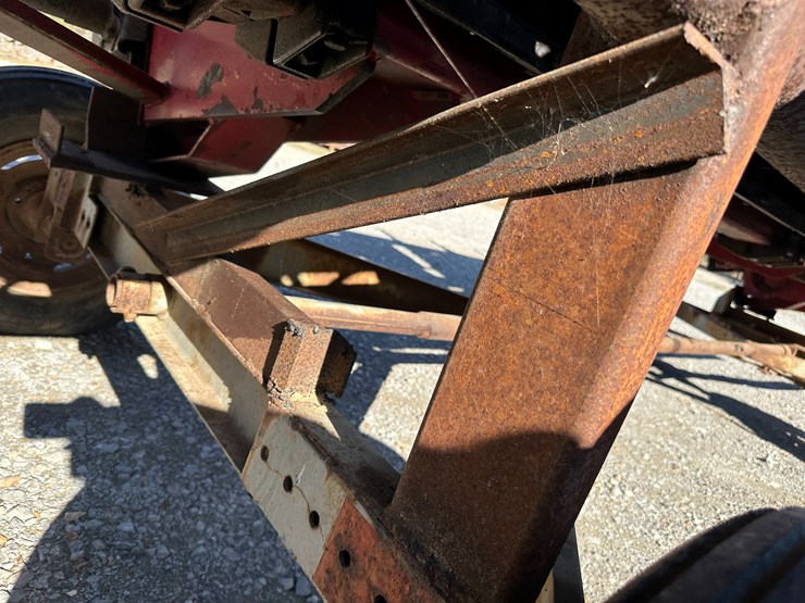 #35811-•-22'-header-wagon-image-15