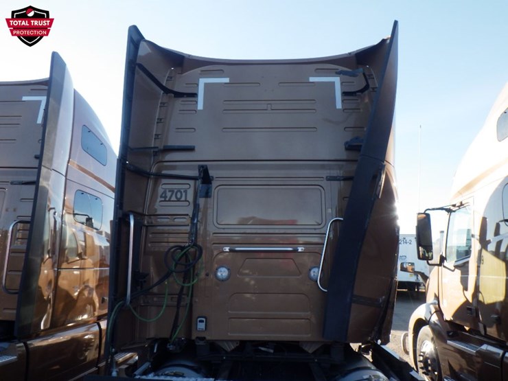 2023-volvo-vnl-760-image-18