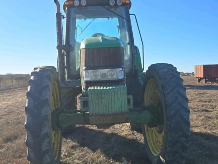 john-deere-7330-image-2