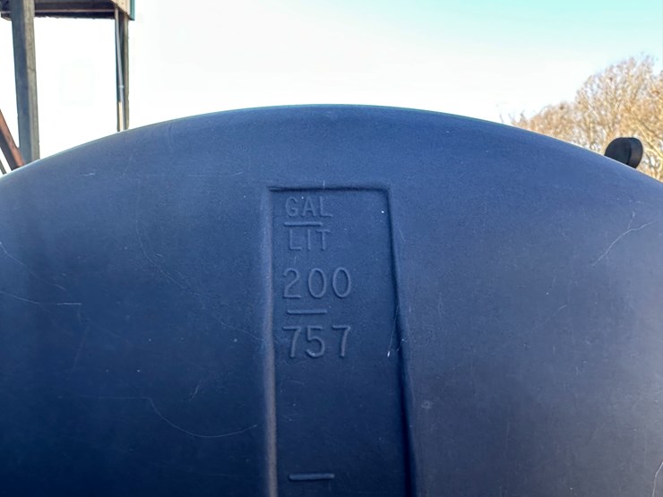 #35802-•-200-gallon-22'-3pt-sprayer-image-14