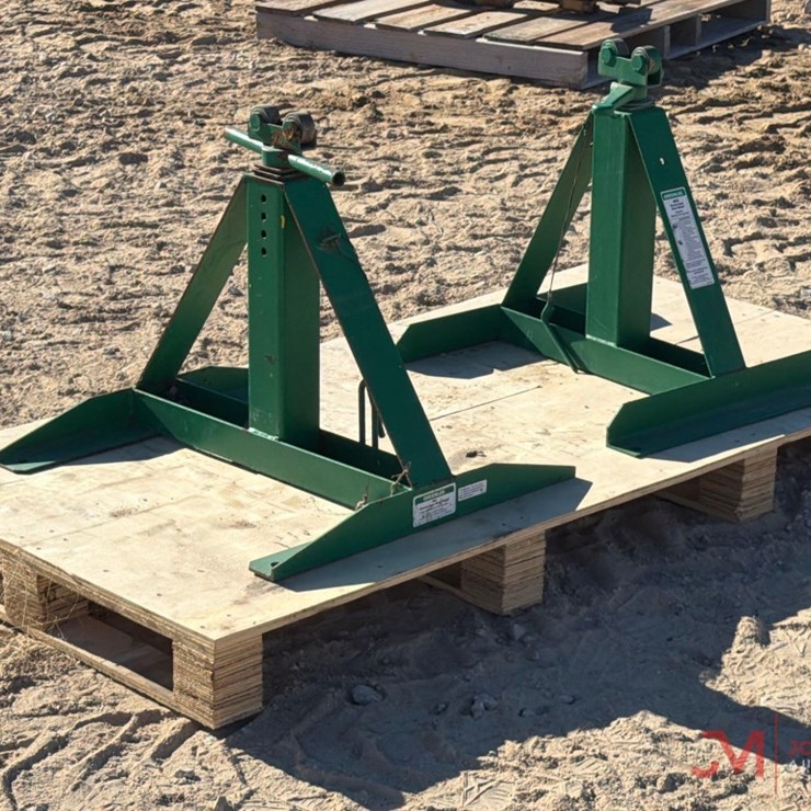 (2) PIPE STANDS