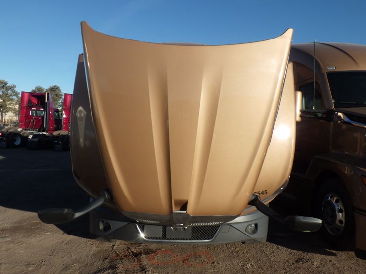 2024-kenworth-t680-image-26