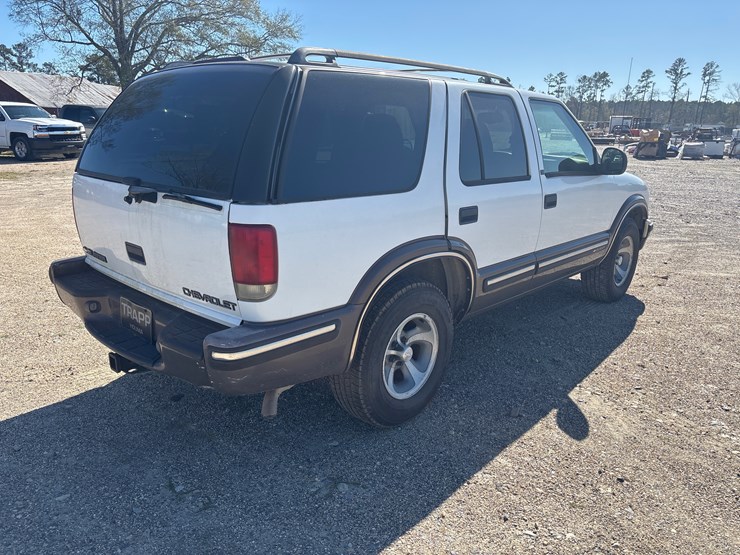 1998-chevrolet-blazer-image-3