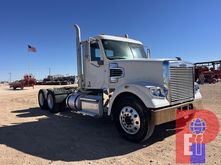 2022-freightliner-coronado-122-sd-image-16