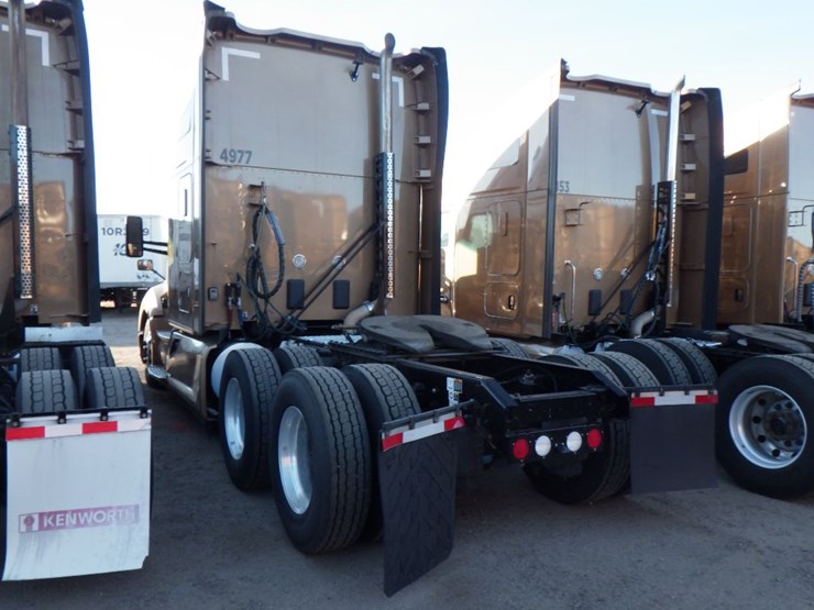 2022-kenworth-t680-image-13