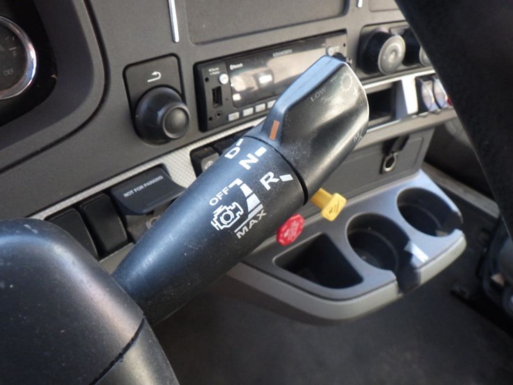 2022-kenworth-t680-image-19