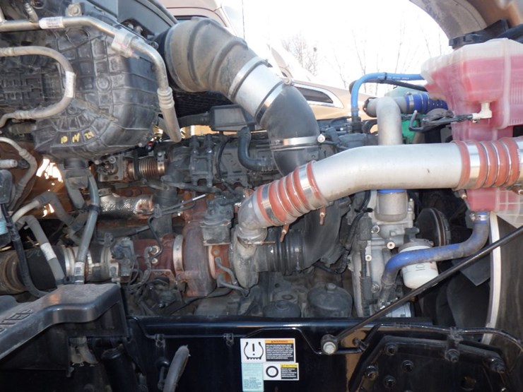 2022-kenworth-t680-image-32