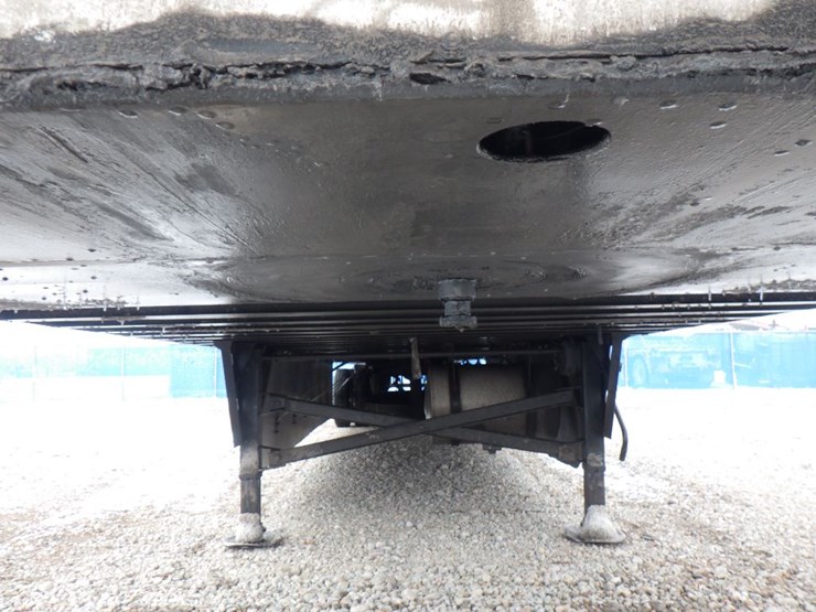 2011-utility-3000r-image-3