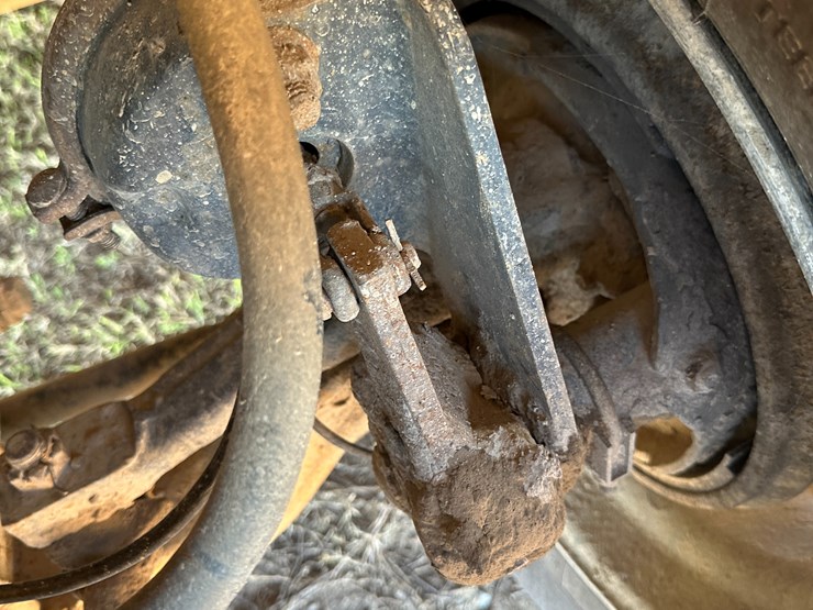 1997-caterpillar-10-image-36