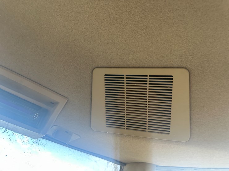 1999-john-deere-8400t-image-66