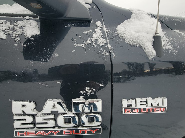 2016-dodge-ram-2500-image-13