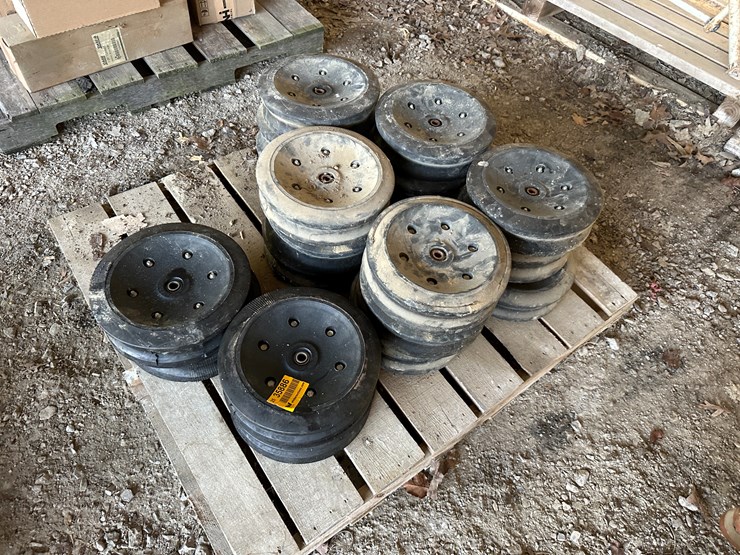 #35886-•-lot-of-planter-wheels-image-1