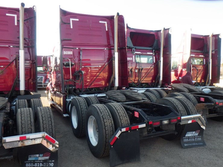 2020-volvo-vnl-760-image-12